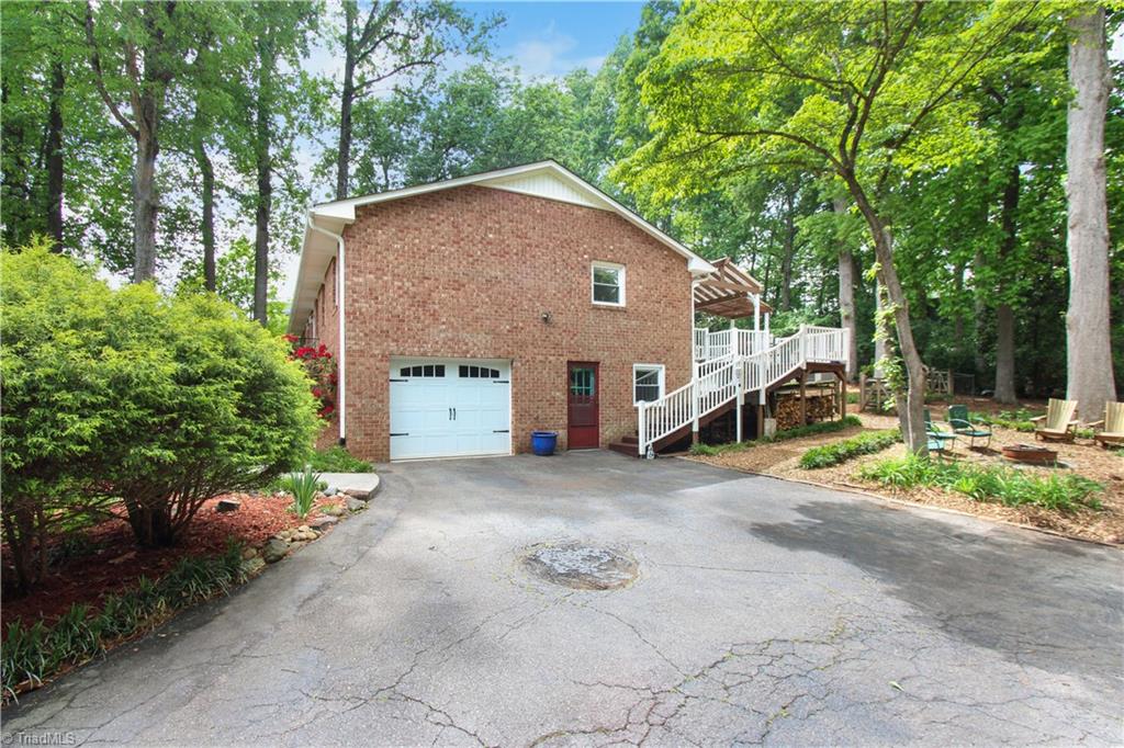 6834 Rollingwood Drive Property Photo 28