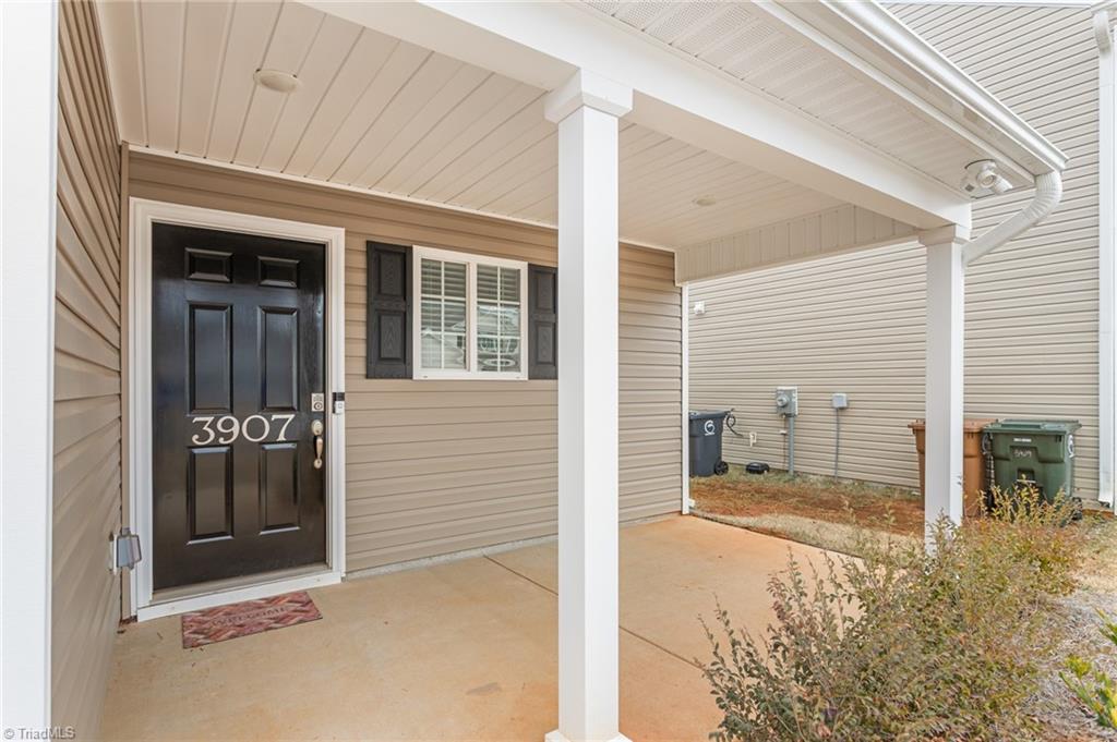 3907 Arcola Way Property Photo 4