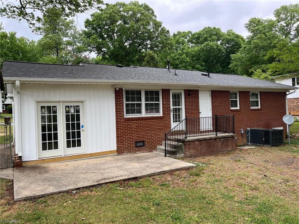 3911 Raintree Drive Property Photo 2