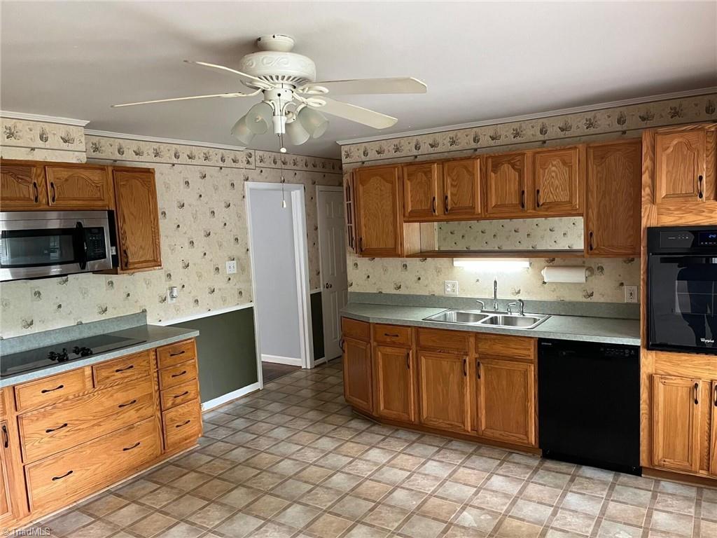 3911 Raintree Drive Property Photo 10
