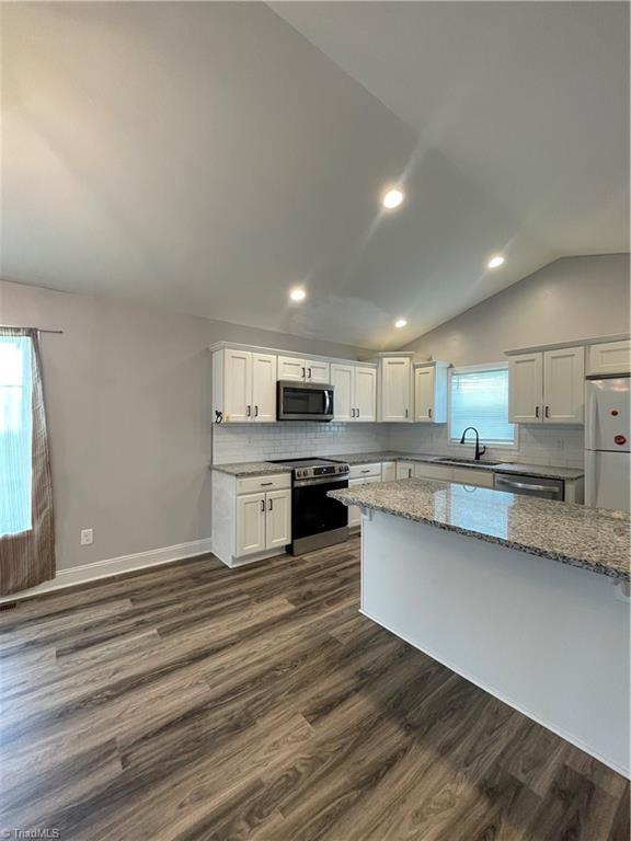 100 Hillside Drive Property Photo 8