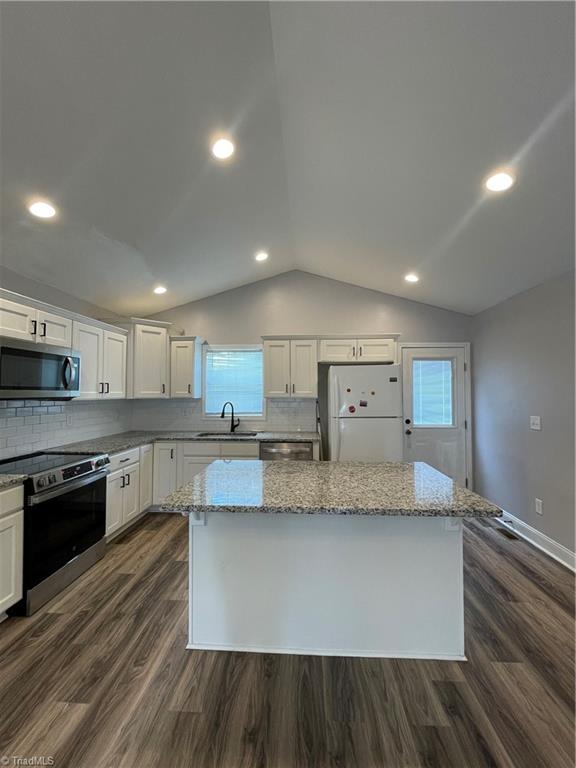 100 Hillside Drive Property Photo 10