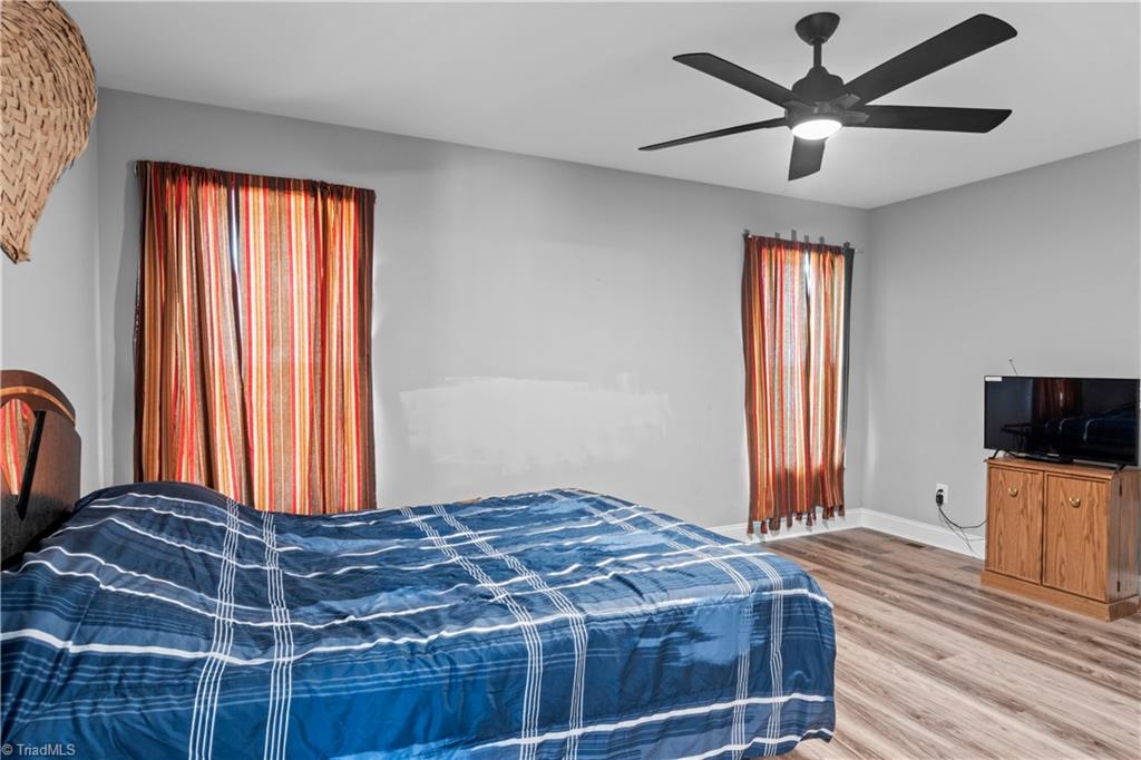 100 Hillside Drive Property Photo 12
