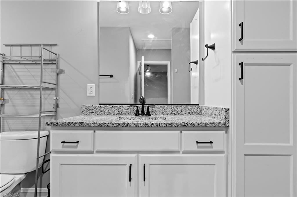 100 Hillside Drive Property Photo 14