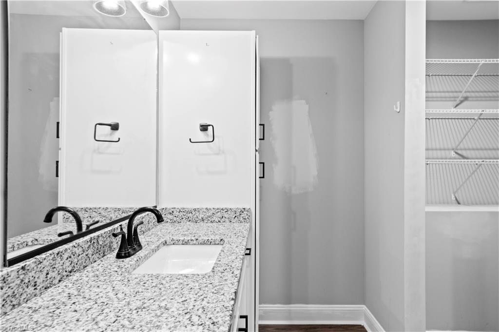 100 Hillside Drive Property Photo 16