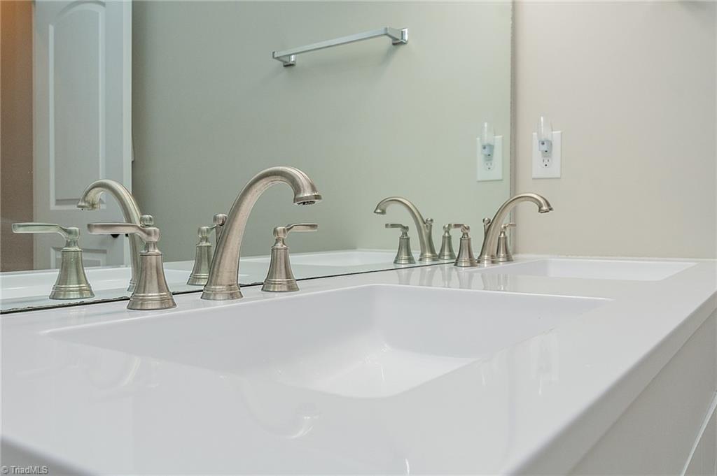 4907 Lanvale Avenue Property Photo 22