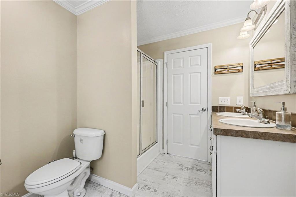 4305 Young Road Property Photo 18