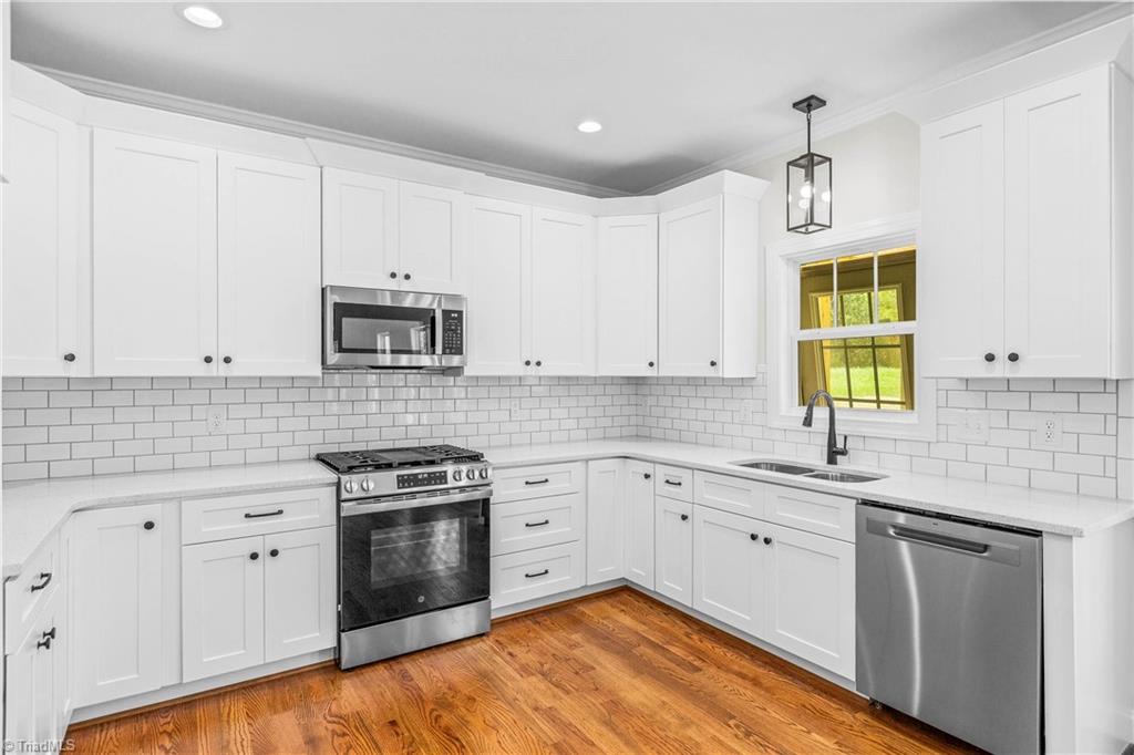 211 Cool Run Property Photo 12