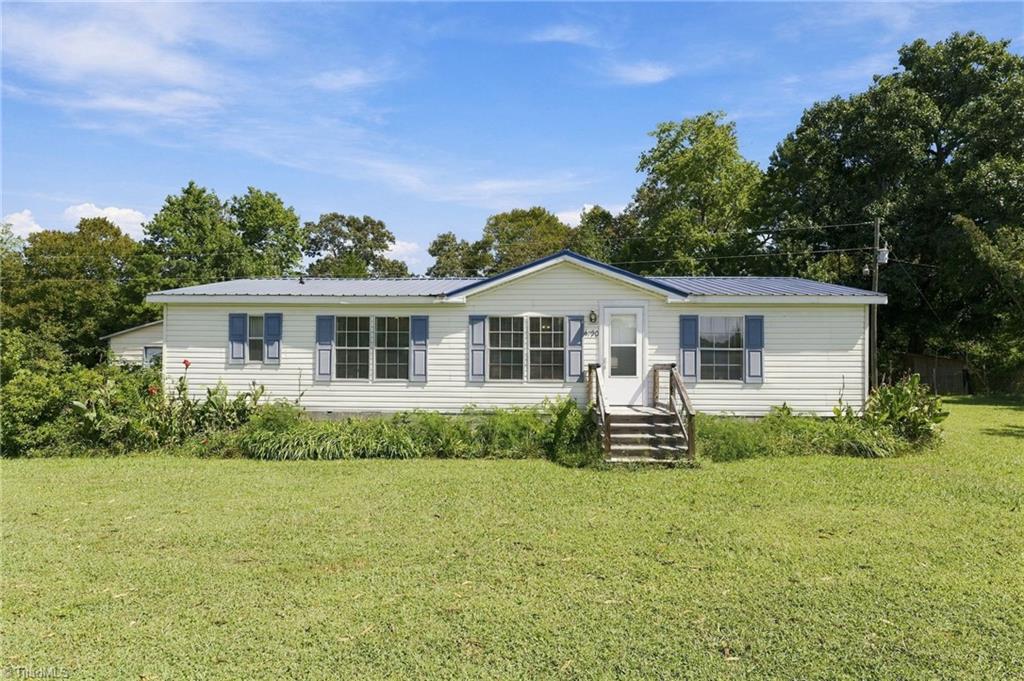 4790 Waynick Meadow Road Property Photo 1