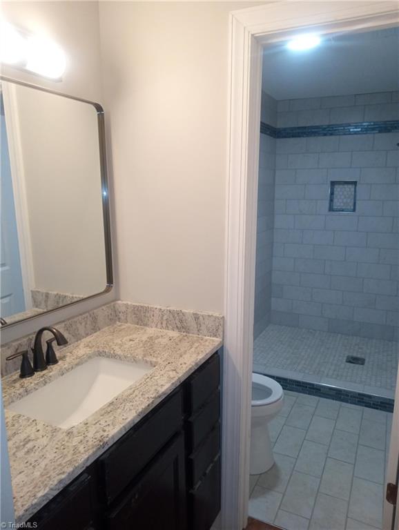 1008 E Side Drive Property Photo 10