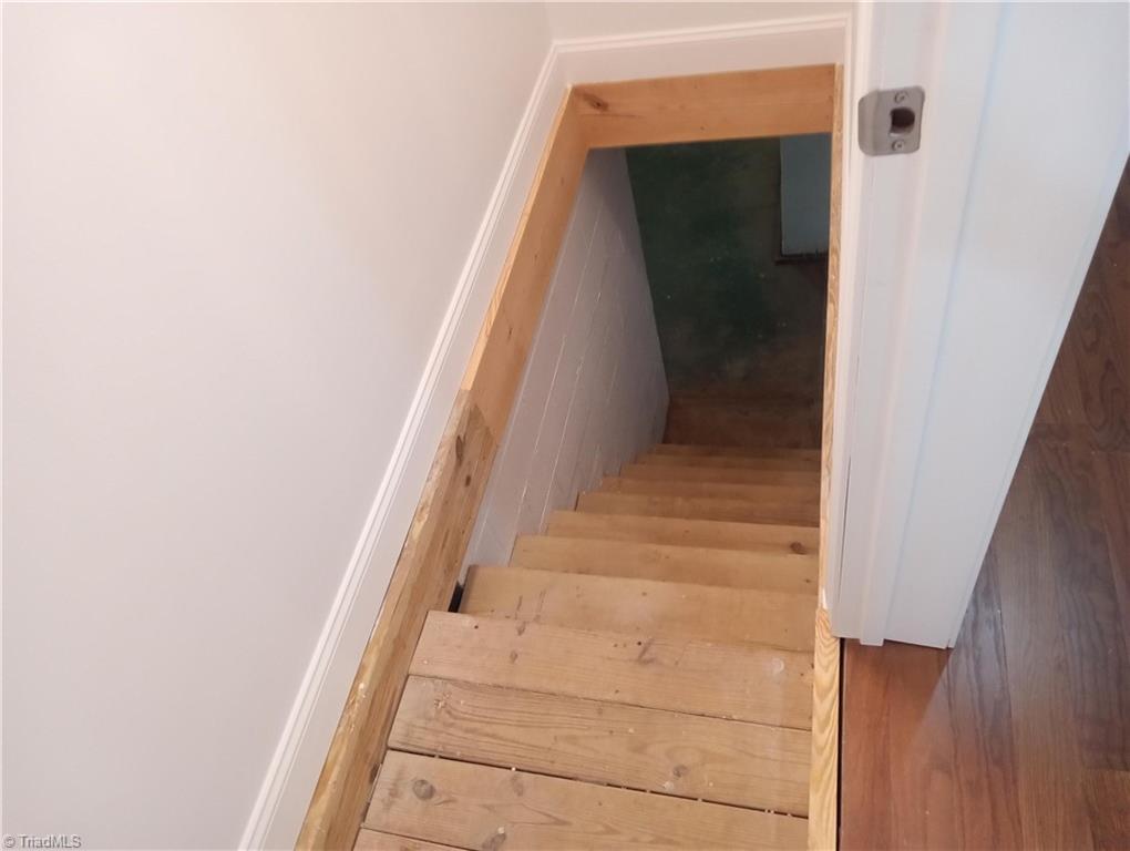 1008 E Side Drive Property Photo 23