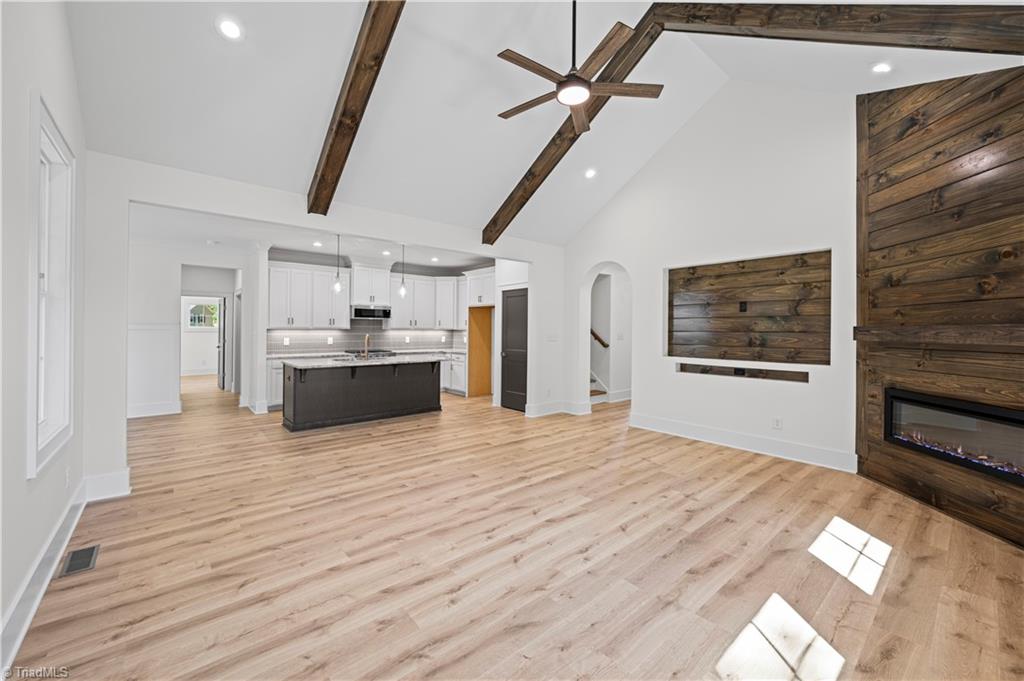 109 Frost Road Property Photo 12