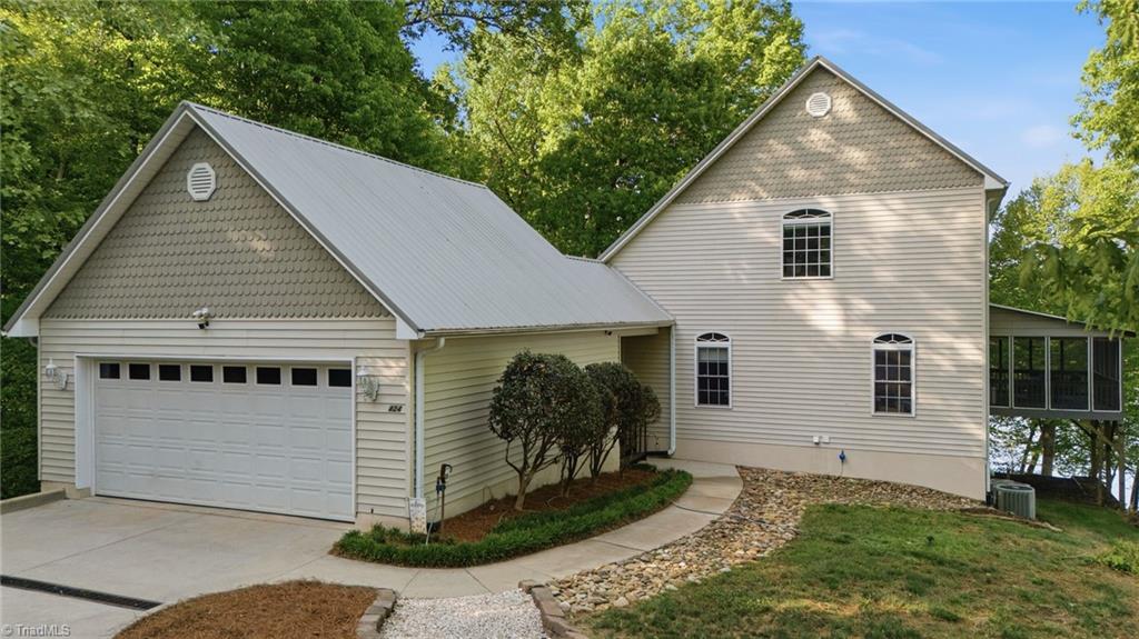 424 Mountain Harbor Drive Property Photo 1