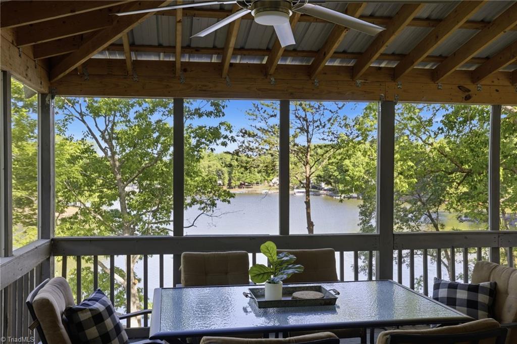 424 Mountain Harbor Drive Property Photo 4