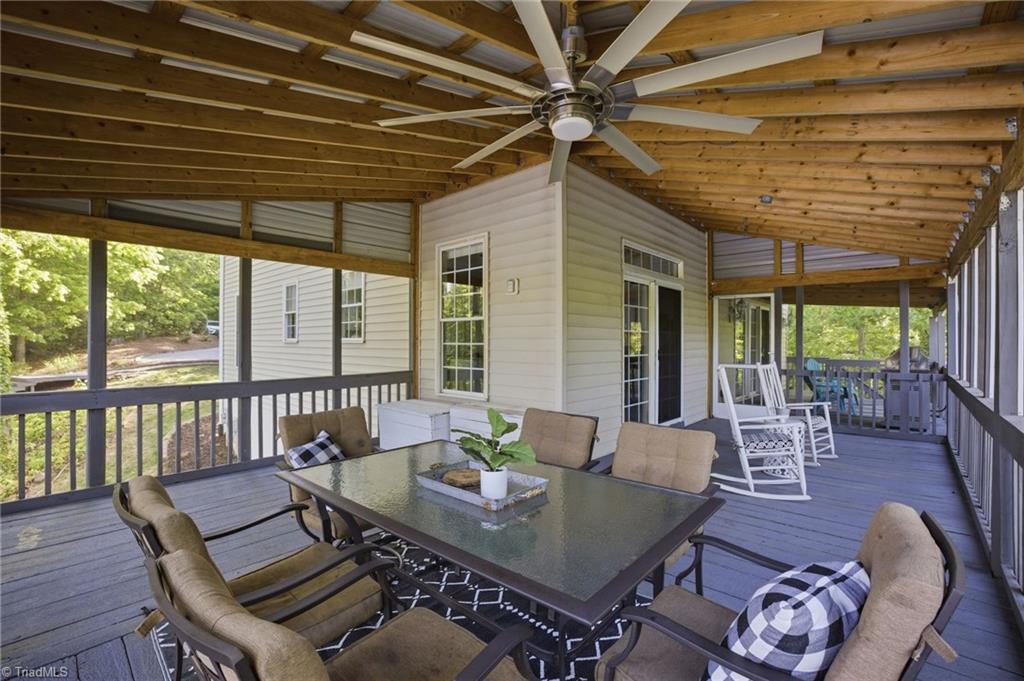 424 Mountain Harbor Drive Property Photo 13