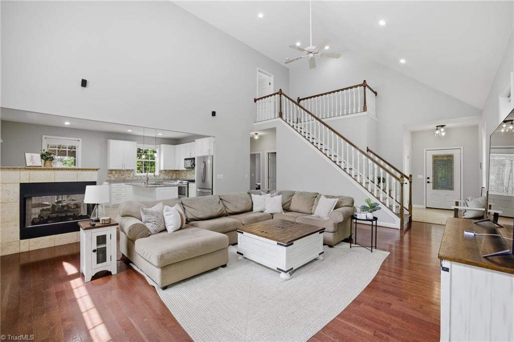 424 Mountain Harbor Drive Property Photo 14