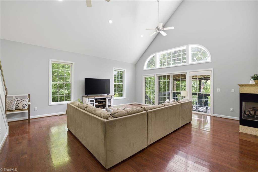 424 Mountain Harbor Drive Property Photo 15