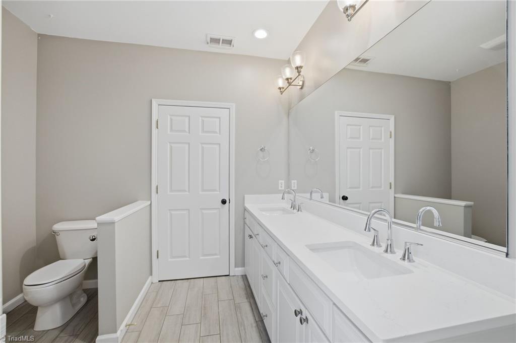 424 Mountain Harbor Drive Property Photo 32