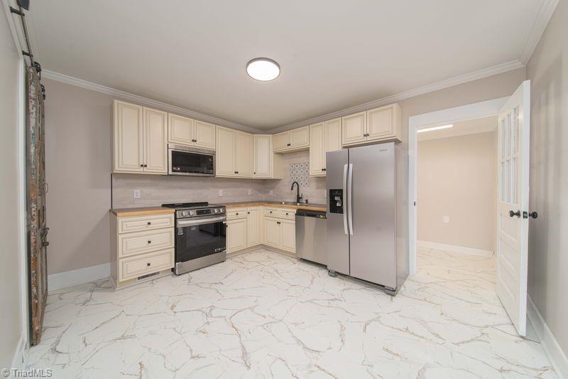 7280 Dennis Road Property Photo 7