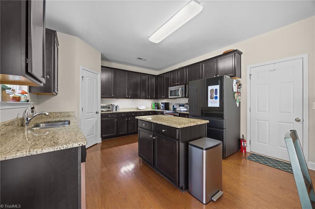 2683 Wellfleet Drive Property Photo 11