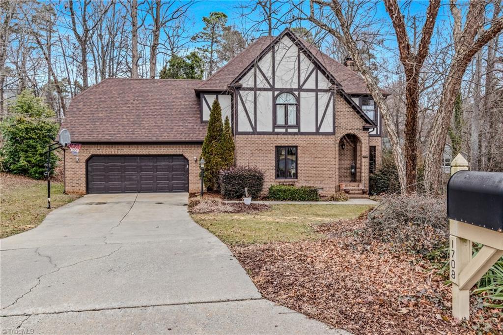 1708 Ambleside Court Property Photo 3