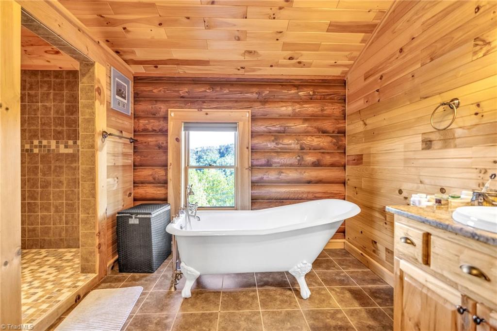 5939 Big Laurel Road Property Photo 30