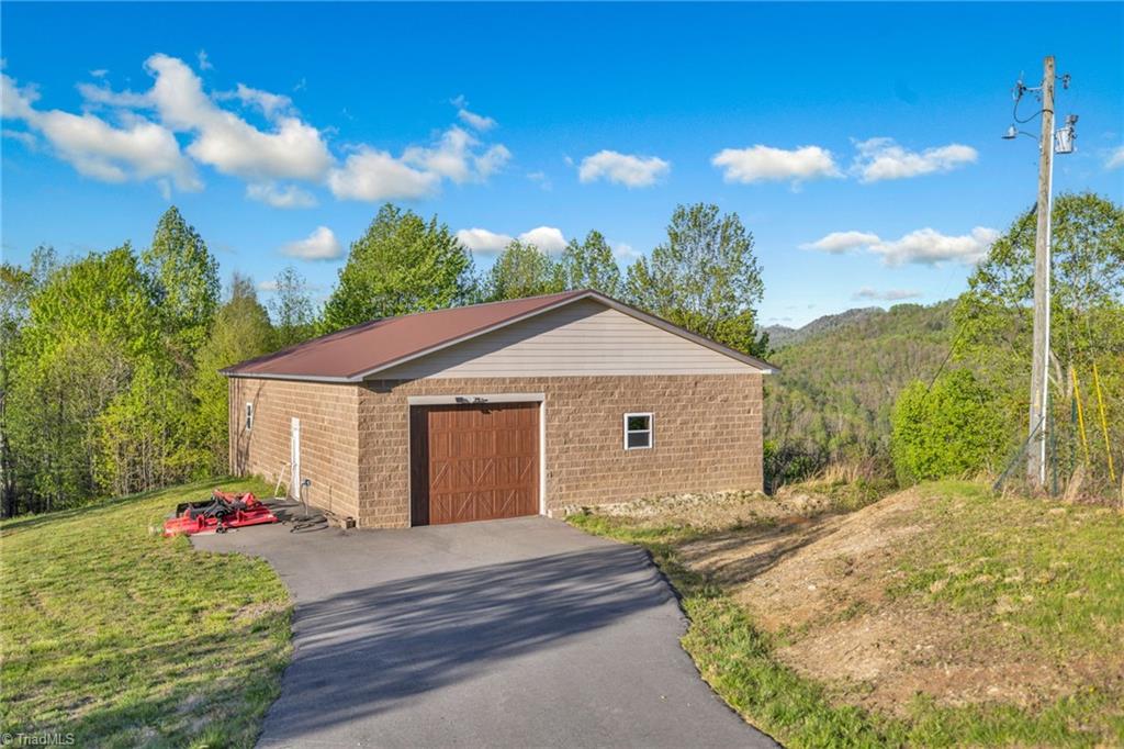 5939 Big Laurel Road Property Photo 43