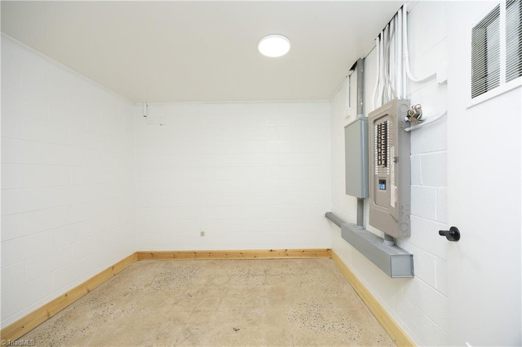 43 W Main Street Property Photo 16