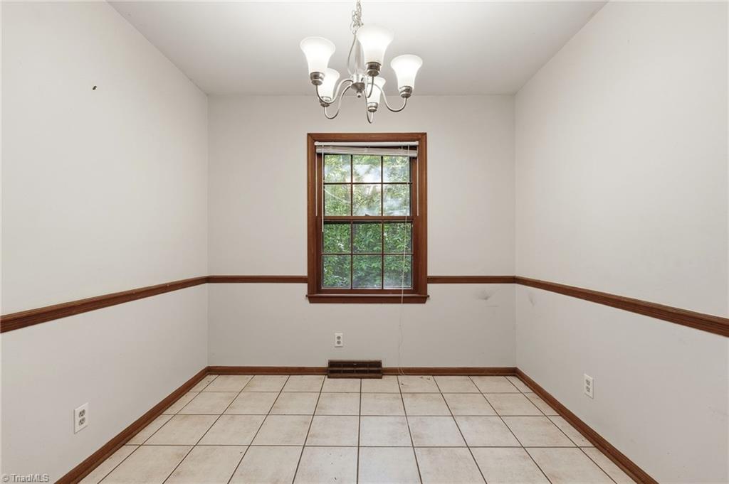606 Leawood Drive Property Photo 9