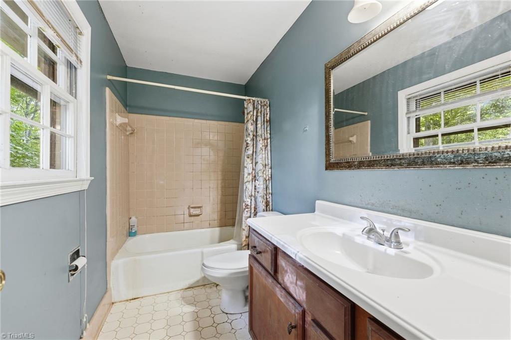 606 Leawood Drive Property Photo 28