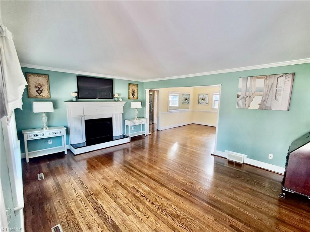 590 N Peace Haven Road Property Photo 3
