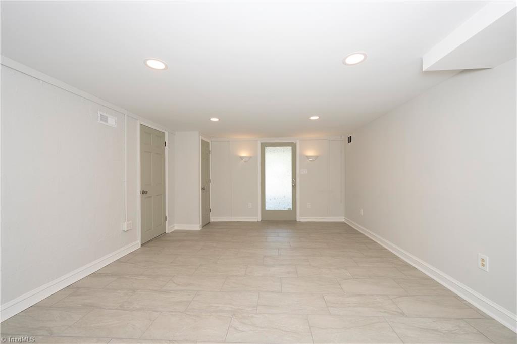 590 N Peace Haven Road Property Photo 20