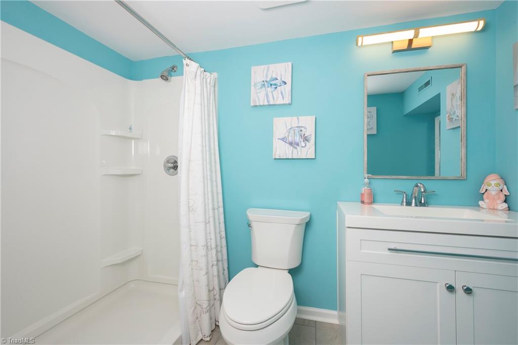 590 N Peace Haven Road Property Photo 22