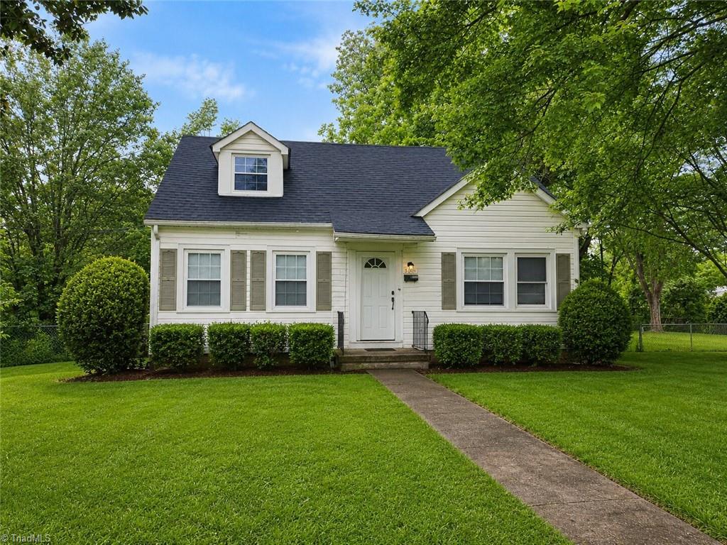 306 Auburndale Street Property Photo 1