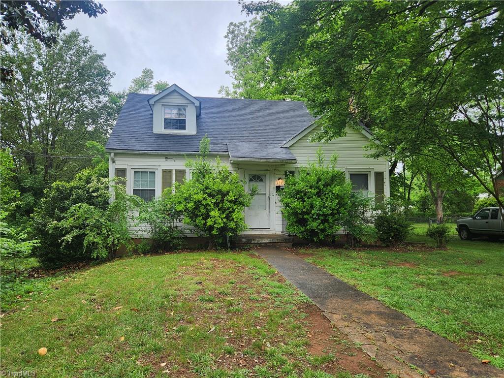 306 Auburndale Street Property Photo 2