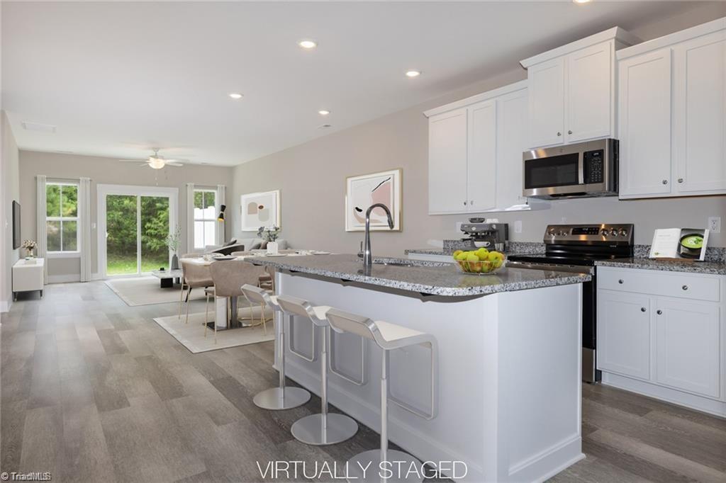 1737 Old Fields Boulevard Property Photo 7