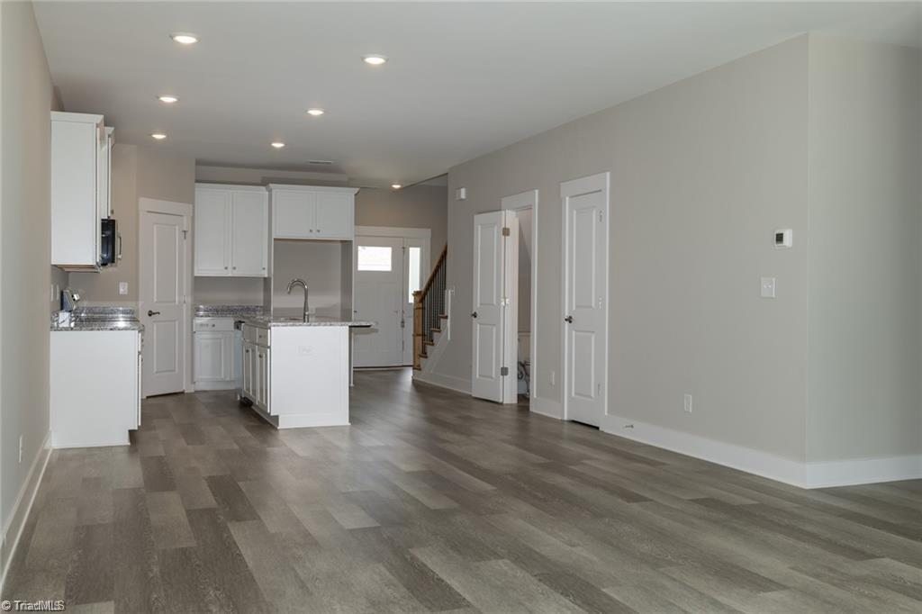 1737 Old Fields Boulevard Property Photo 13