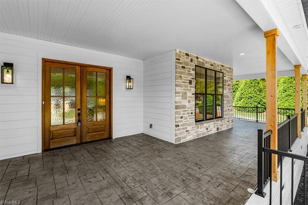 6099 Reynolda Trace Property Photo 11