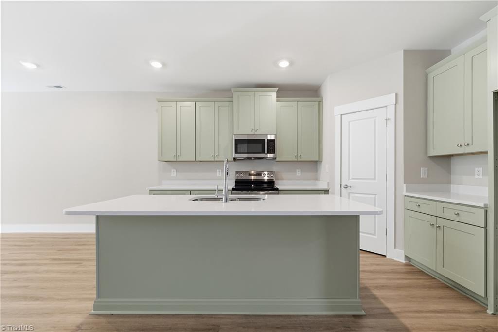 1727 Old Fields Boulevard Property Photo 6