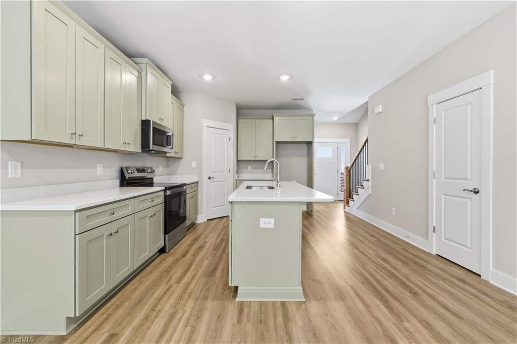 1727 Old Fields Boulevard Property Photo 9