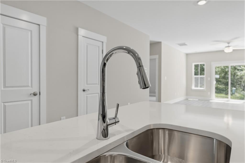 1727 Old Fields Boulevard Property Photo 12