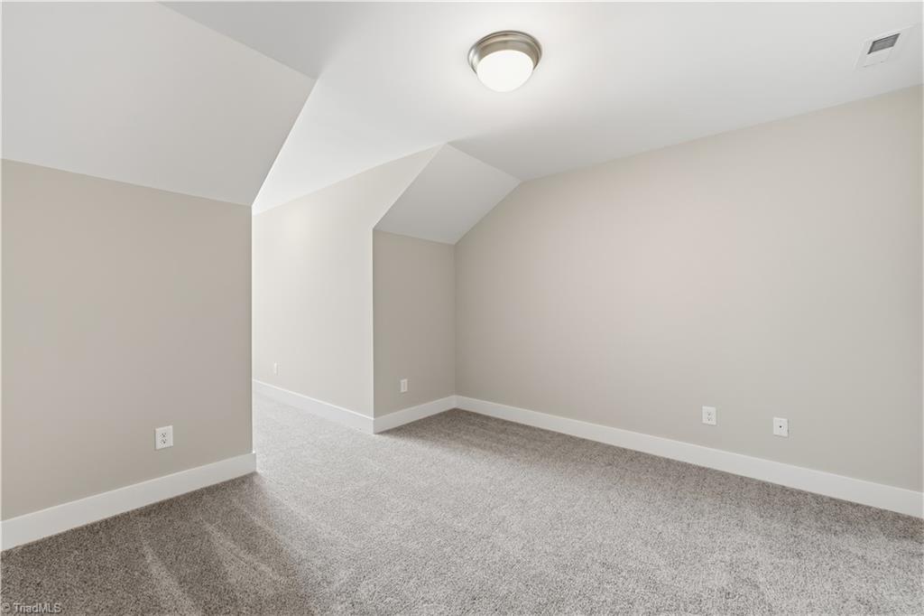 1727 Old Fields Boulevard Property Photo 32