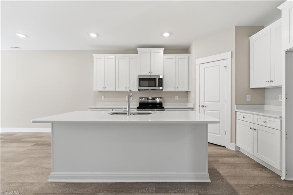 1731 Old Fields Boulevard Property Photo 6