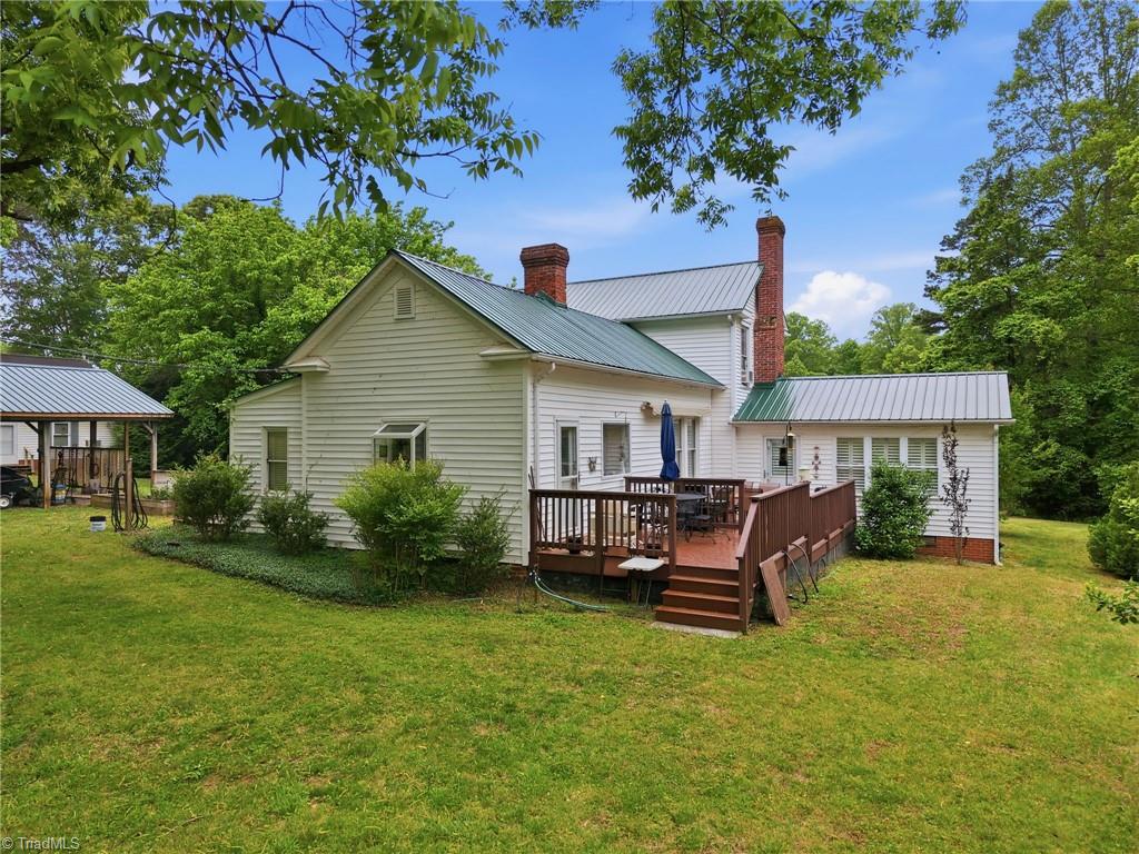 851 Case School Road Property Photo 4
