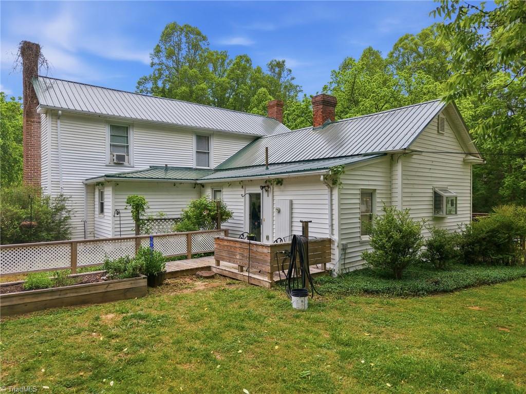 851 Case School Road Property Photo 5