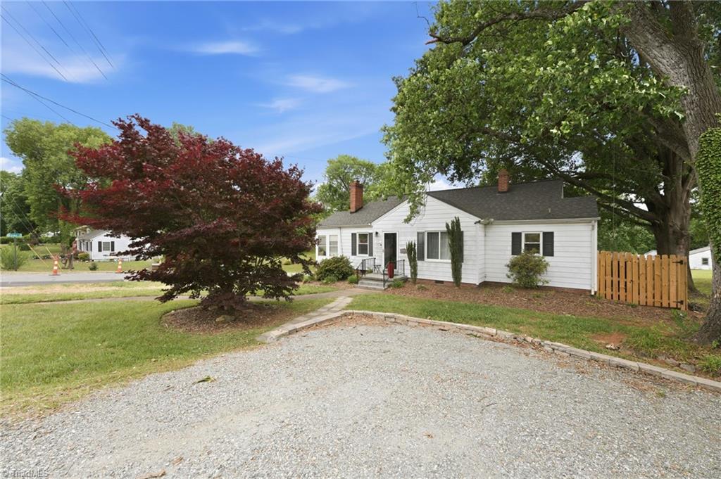 215 Home Avenue Property Photo 4
