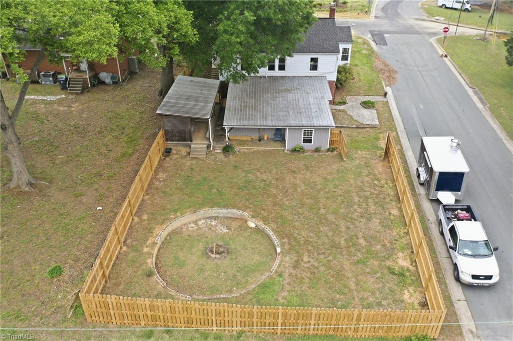 215 Home Avenue Property Photo 7