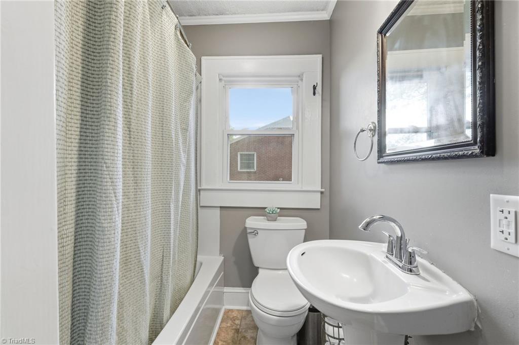 215 Home Avenue Property Photo 34
