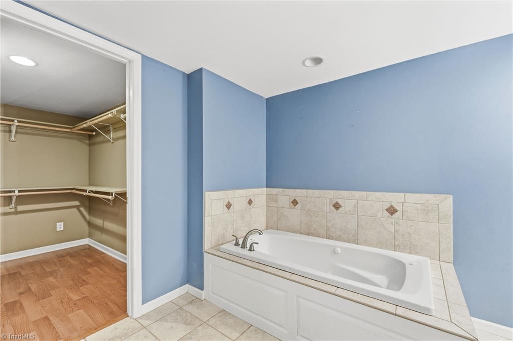 215 Home Avenue Property Photo 38