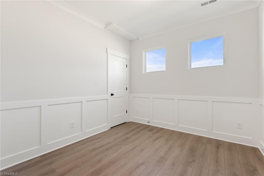 2114 Scallans Lane Property Photo 8